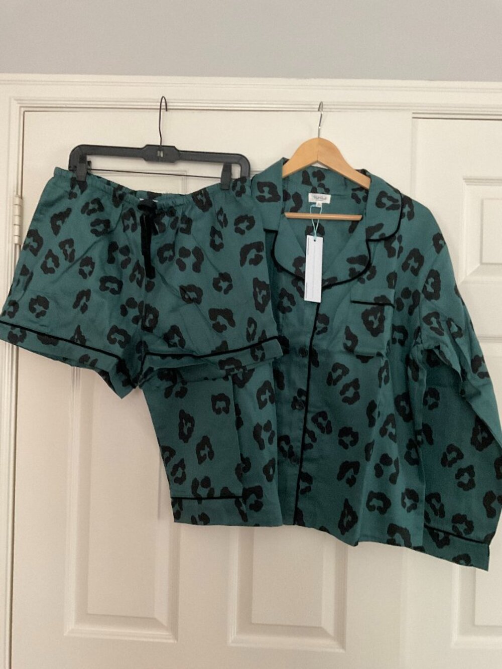 Bedhead shorty PJs NWT (Large)